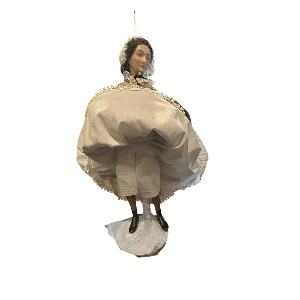 Florence Nightingale Doll – United States Historical Society – w/‎ Lantern